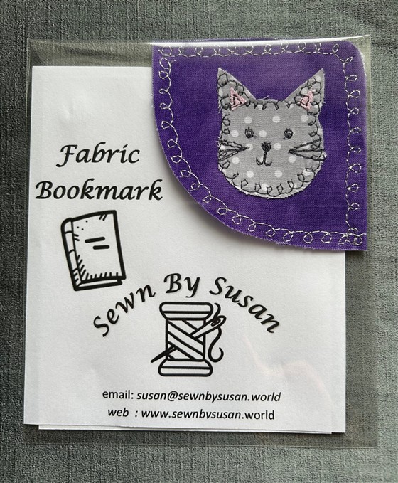 corner bookmark - grey cat on purple fabric